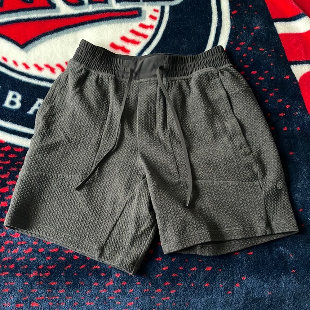 Nearly brand new at ease shorts in black size Small